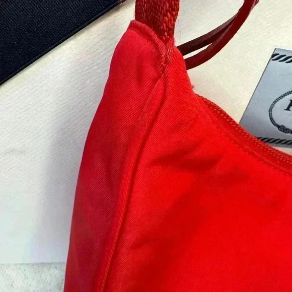 Prada Re-Edition 2000 Tessutto Mini Red Hobo Bag. - Picture 5 of 15
